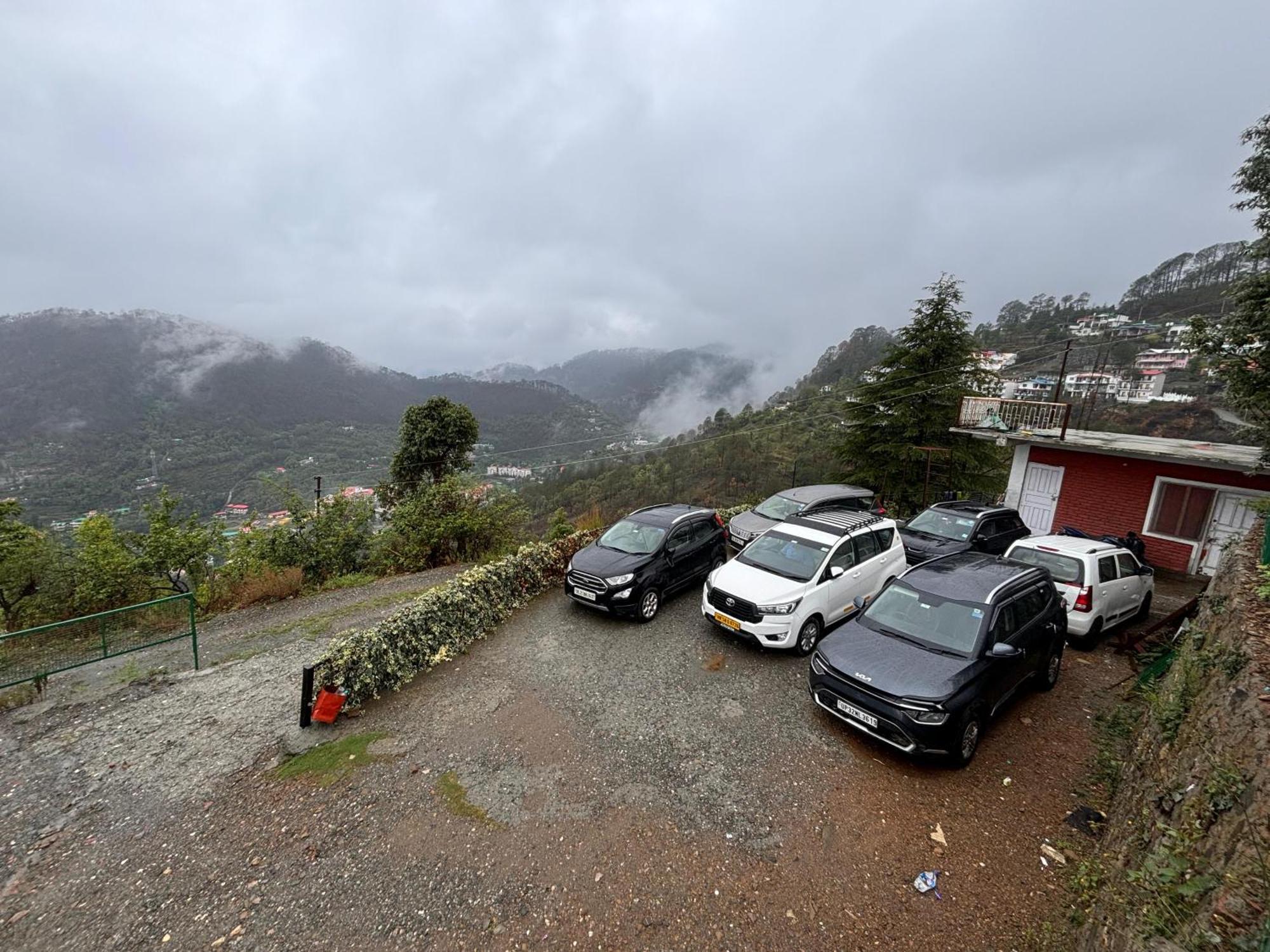 Pragati Resort & Restaurant- Eden Of Kumaon Bhowali エクステリア 写真