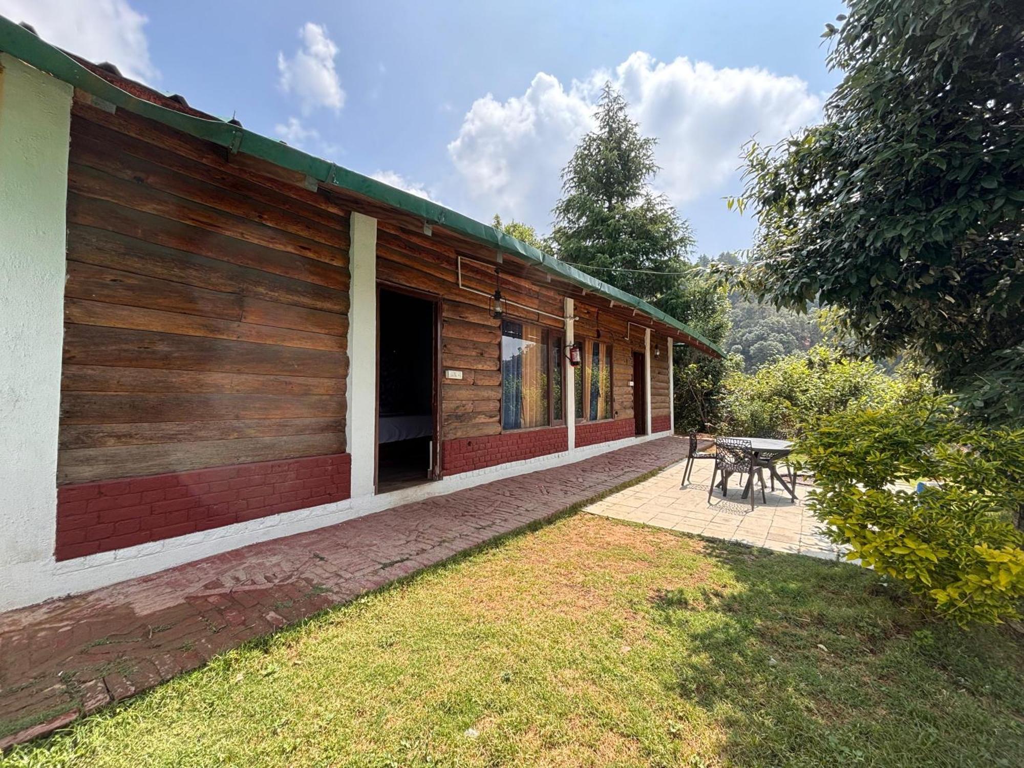 Pragati Resort & Restaurant- Eden Of Kumaon Bhowali エクステリア 写真