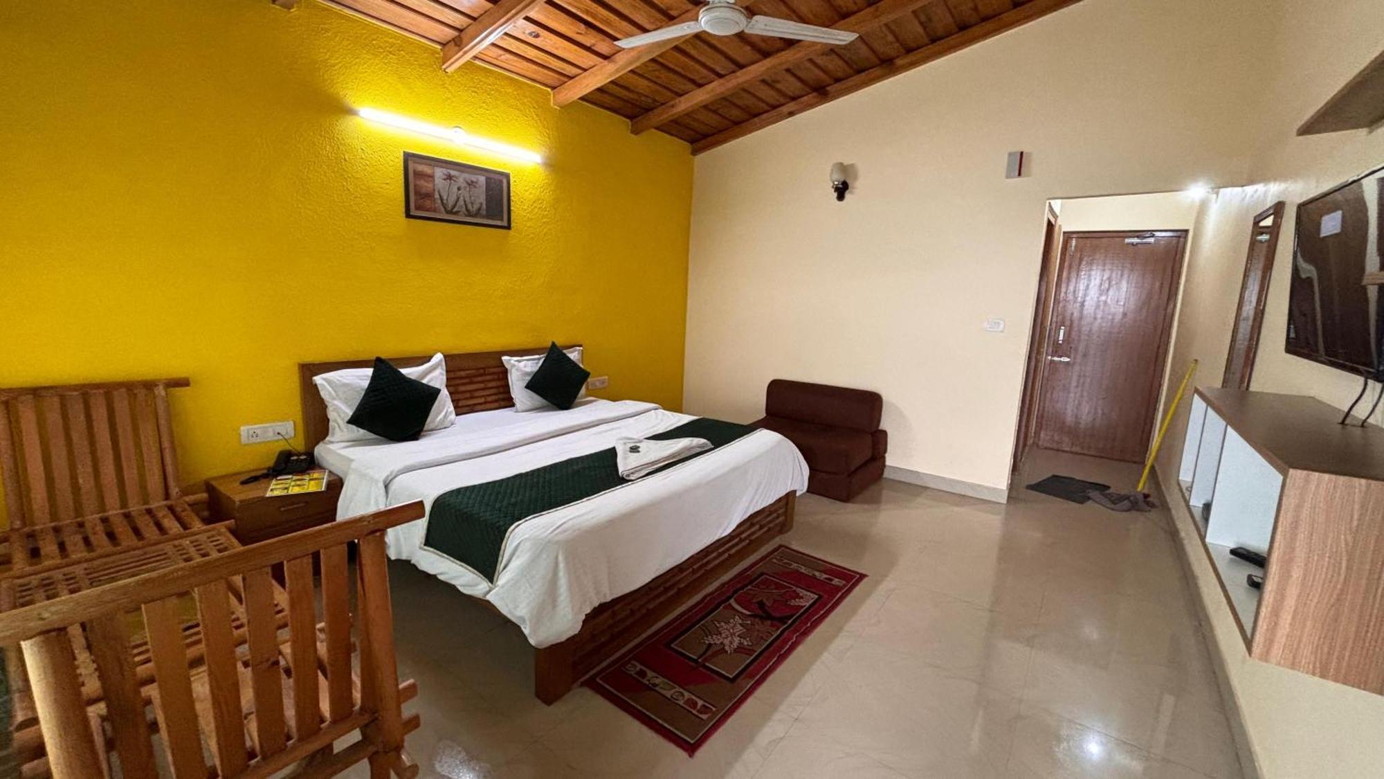 Pragati Resort & Restaurant- Eden Of Kumaon Bhowali エクステリア 写真