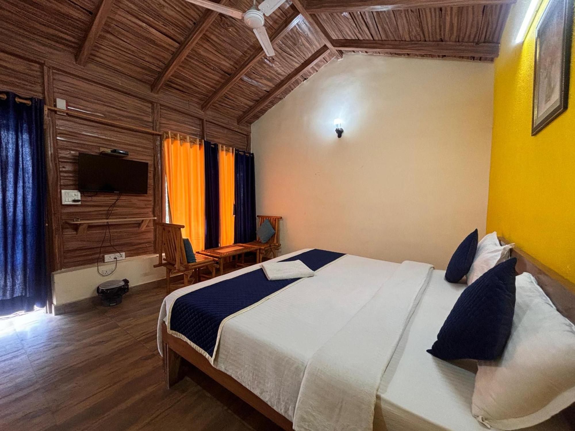 Pragati Resort & Restaurant- Eden Of Kumaon Bhowali エクステリア 写真